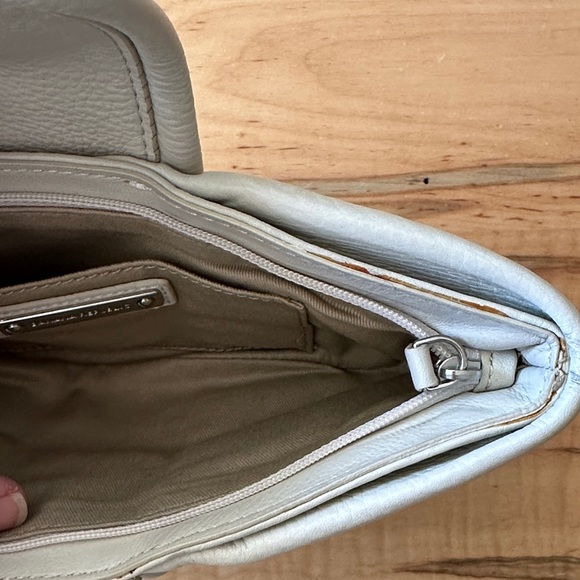 Banana Republic cream Leather Clutch - Picture 8 of 9